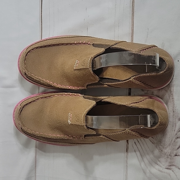 𝅺ARIAT Cruisers Slip On Cute Casual and Comfortable (youth 6 Womens 7.5) - Picture 2 of 7
